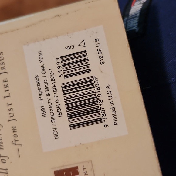 Max Lucado Grace for the Moment Christian Bible - Picture 3 of 4